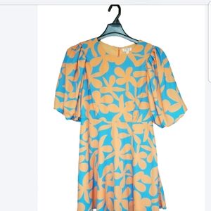 NWT BOUTIQUE FLORAL ORANGE BLUE PUFFER SLEEVE DRESS